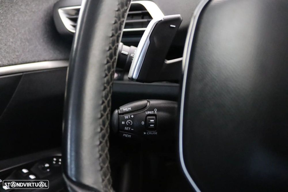 Peugeot 3008 1.2 PureTech Allure EAT8 - 13