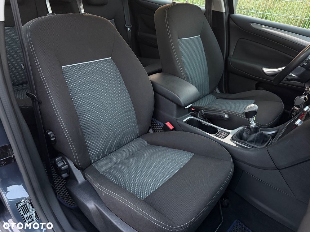 Ford Mondeo - 23