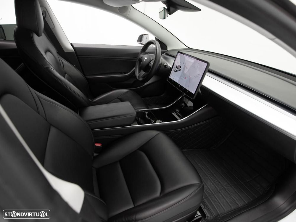 Tesla Model 3 - 11