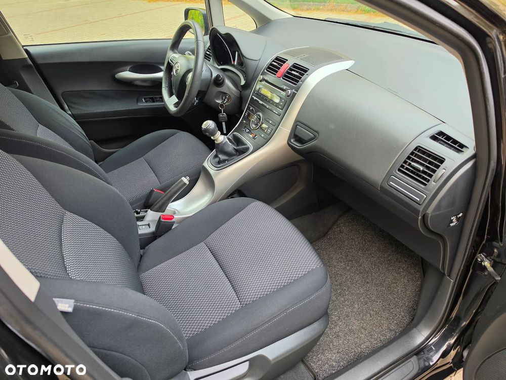 Toyota Auris 1.6 VVT-i Executive - 20
