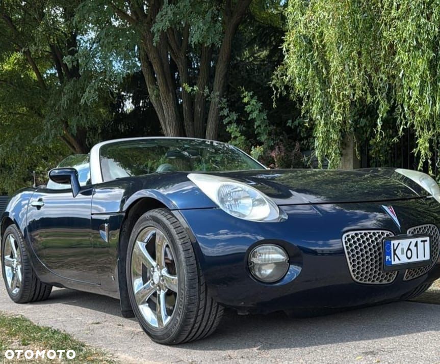Pontiac Solstice - 2