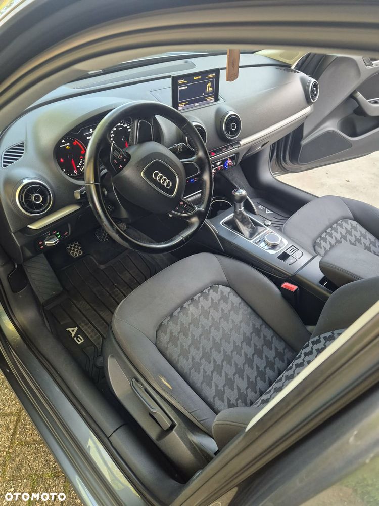 Audi A3 Sportback 1.6 TDI Ambiente - 10