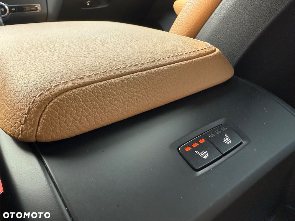 Volvo V60 Cross Country D4 AWD Geartronic Pro - 40