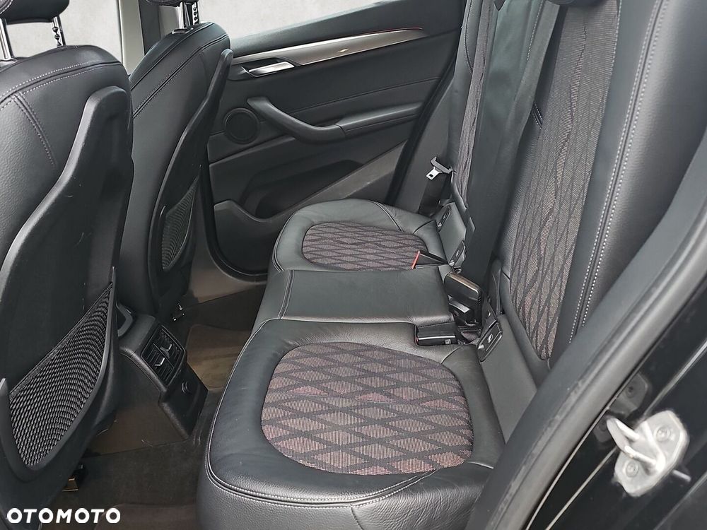 BMW X1 sDrive18i xLine - 28