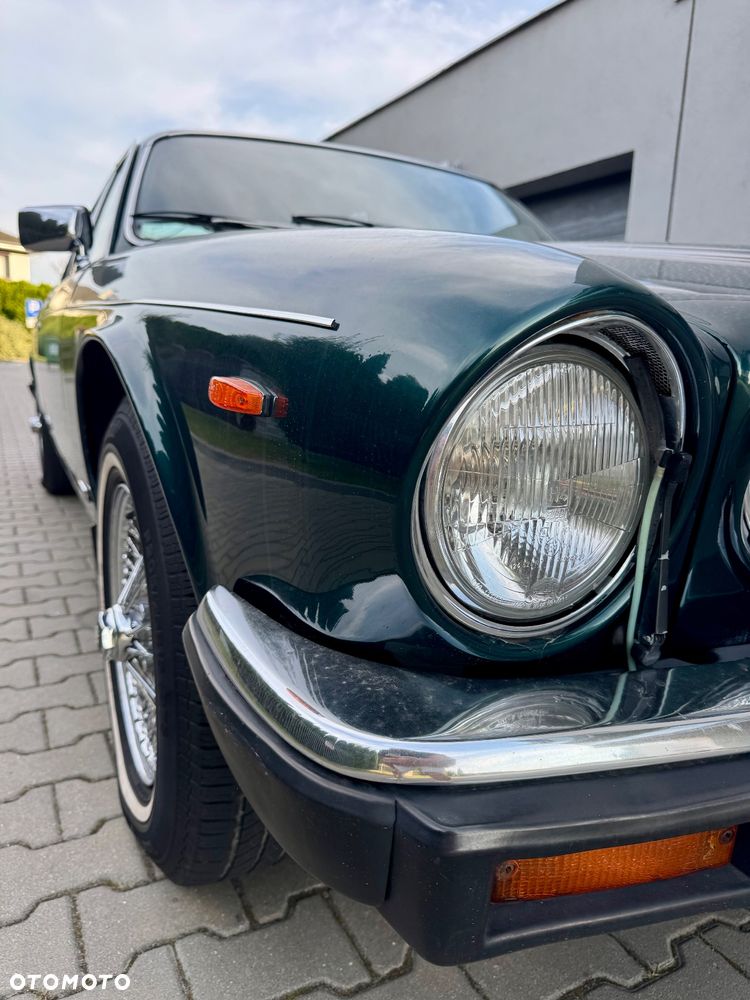 Jaguar XJ - 17