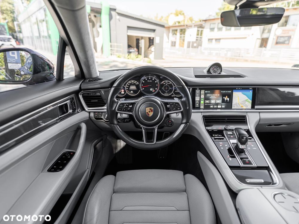 Porsche Panamera Turbo - 12