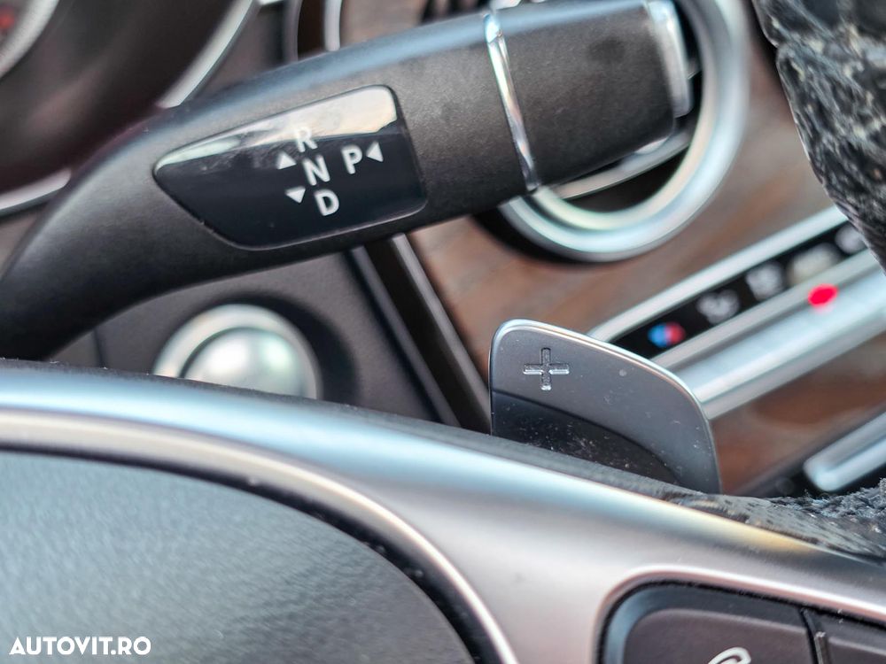 Mercedes-Benz GLC Coupe 300 4Matic 9G-TRONIC AMG Line - 33