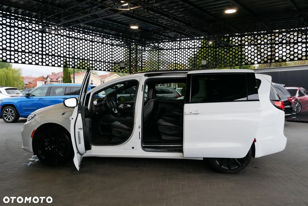 Chrysler Pacifica - 6