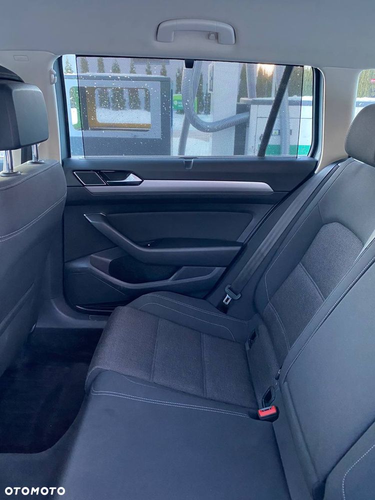 Volkswagen Passat 2.0 TDI SCR Comfortline - 10