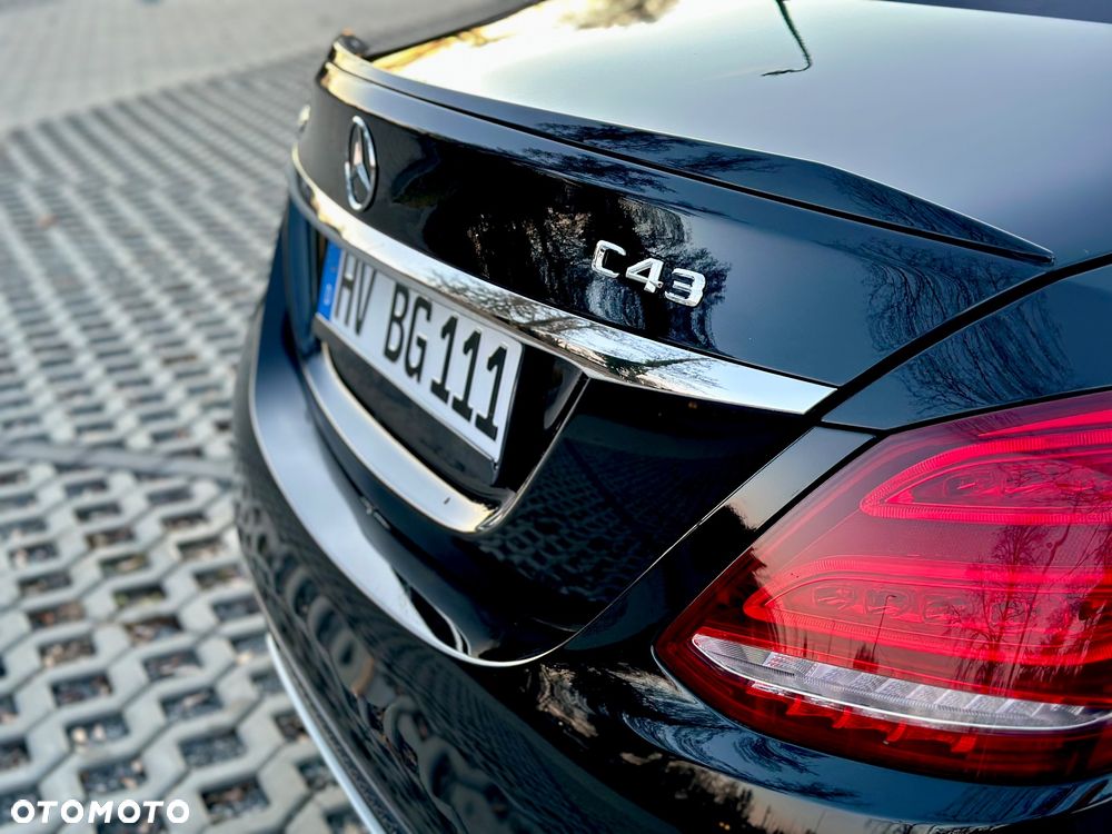 Mercedes-Benz Klasa C AMG 43 4Matic 9G-TRONIC - 11