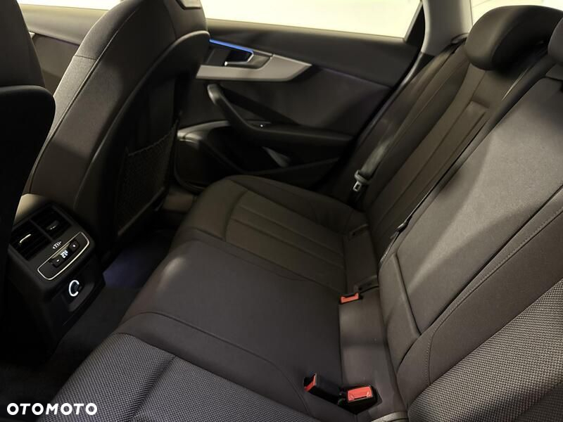 Audi A4 40 TDI S tronic - 21