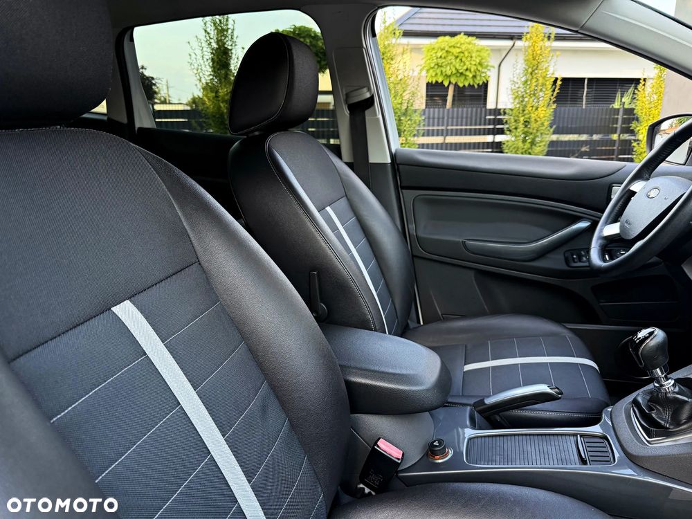 Ford Kuga 2.0 TDCi 2x4 Titanium - 15