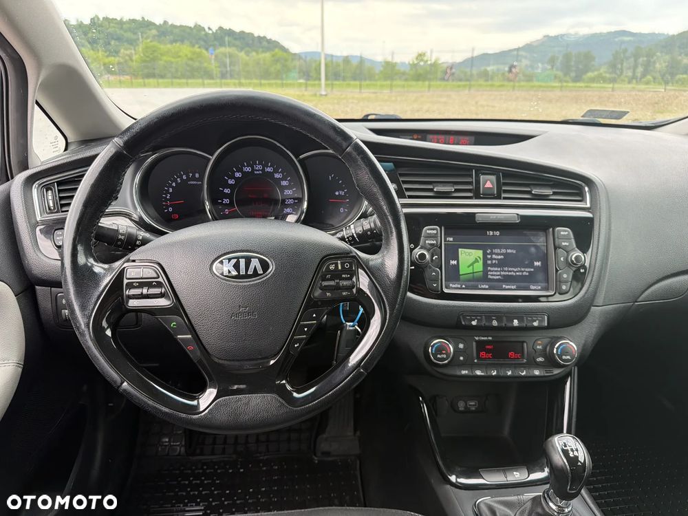 Kia Ceed 1.6 GDI L Business Line - 14