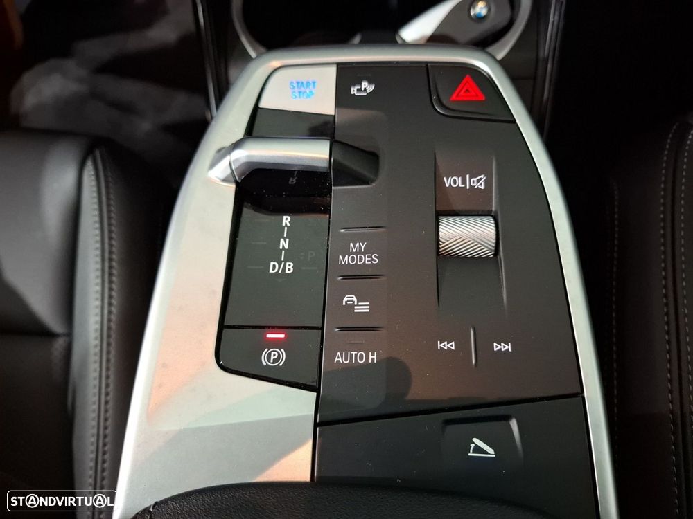 BMW iX1 eDrive20 - 17