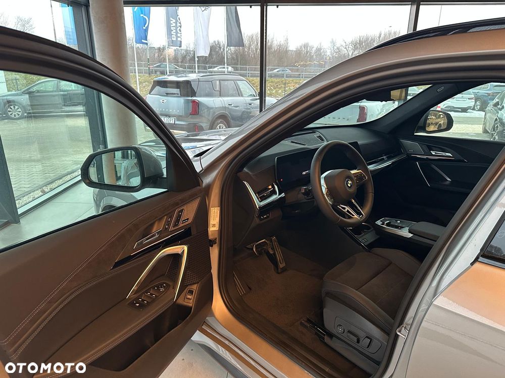 BMW iX1 eDrive20 66.5kWh M Sport Edition - 16