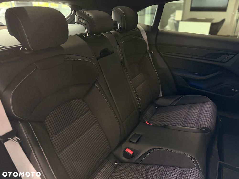 Porsche Taycan 105kWh 4 - 33