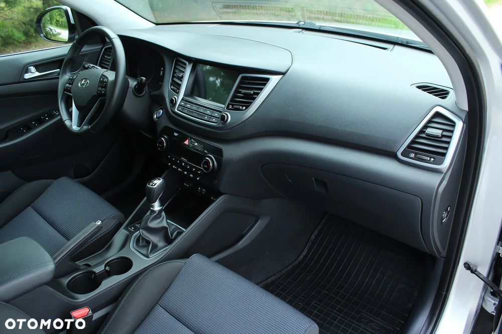 Hyundai Tucson blue 1.7 CRDi 2WD Style - 26