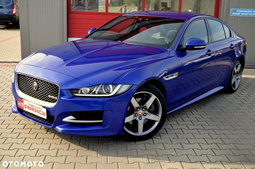 Jaguar XE 2.0 D AWD R-Sport - 3