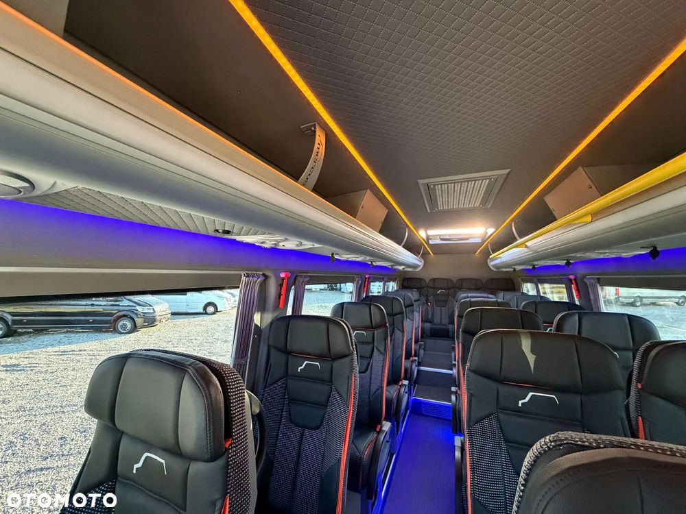 Mercedes-Benz Sprinter 519 - 30