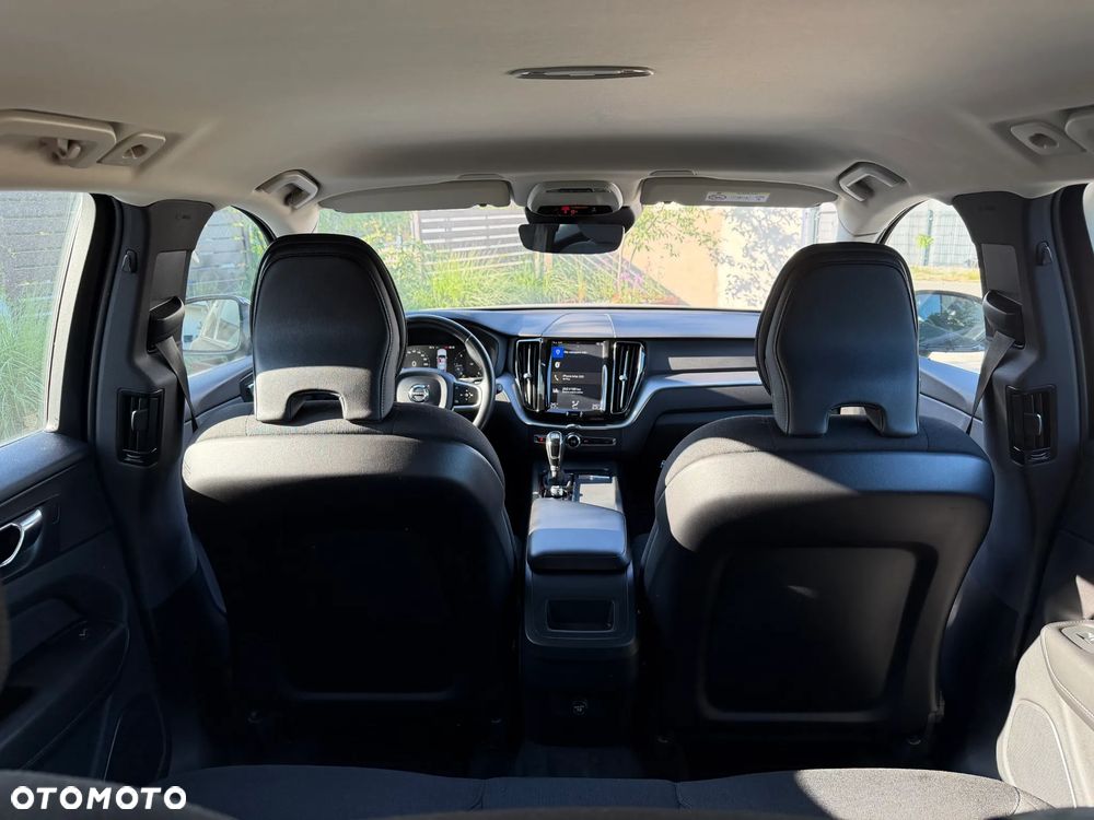 Volvo XC 60 D3 Momentum - 9