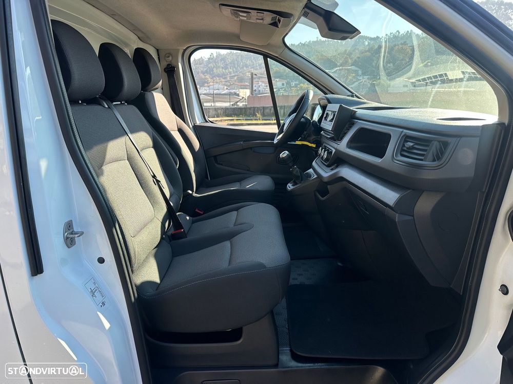 Renault Trafic 2.0 dCi L1H2 Teto Alto | Fibrada - 22