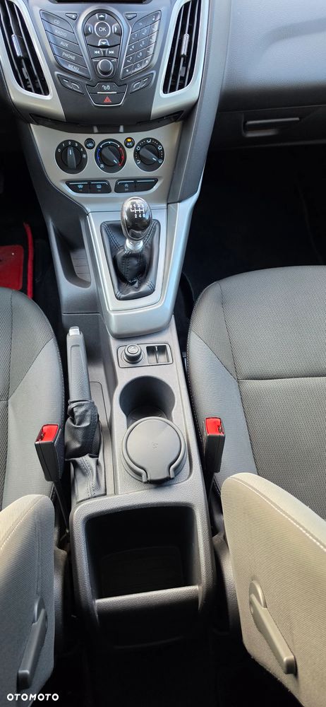 Ford Focus 1.6 TDCi DPF Start-Stopp-System SYNC Edition - 19