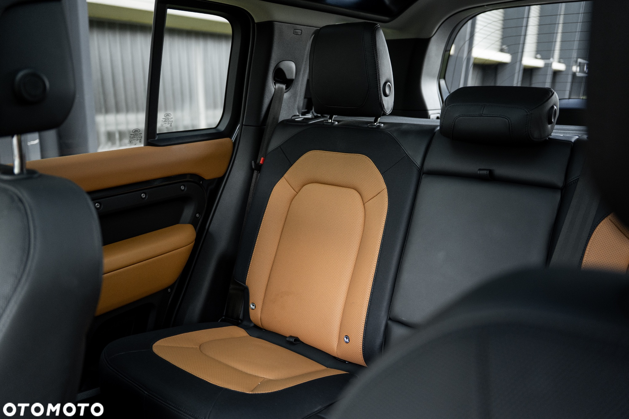 Land Rover Defender - 35