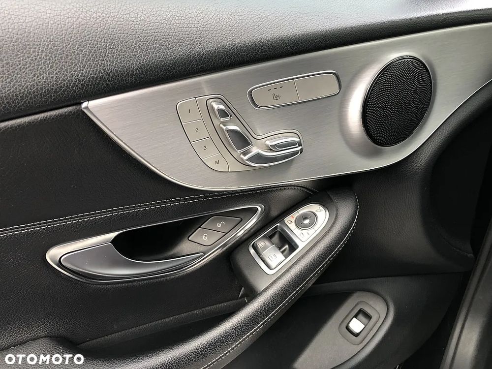 Mercedes-Benz Klasa C 250 7G-TRONIC AMG Line - 25