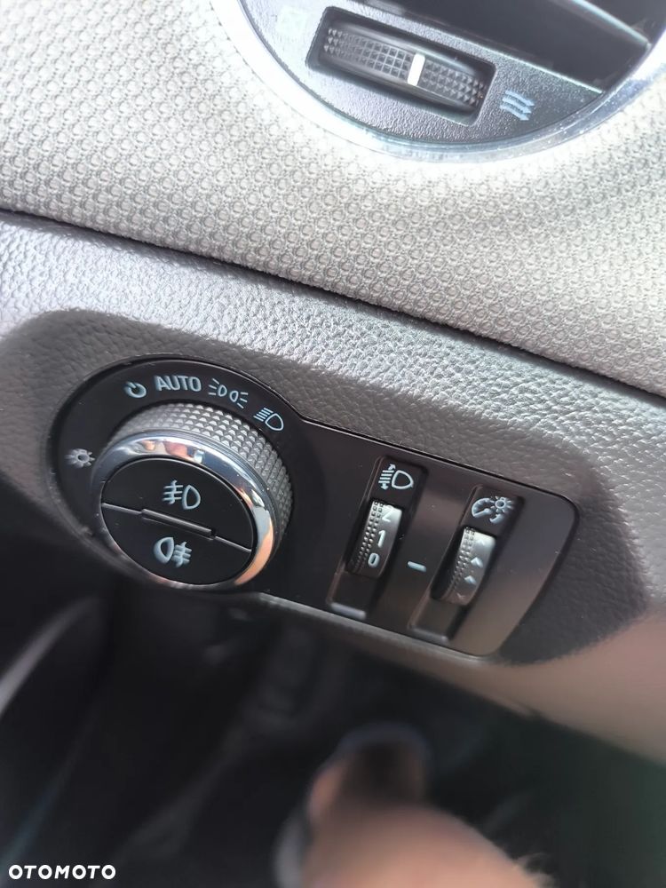 Chevrolet Cruze 1.8 LS - 18