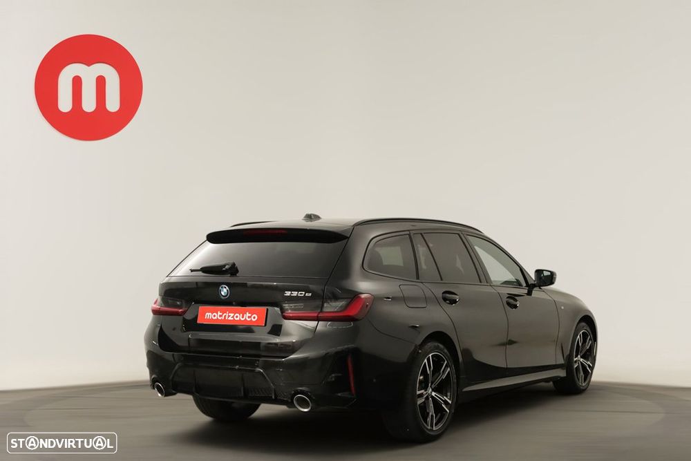 BMW 330 e Edição Desportiva M Auto - 4