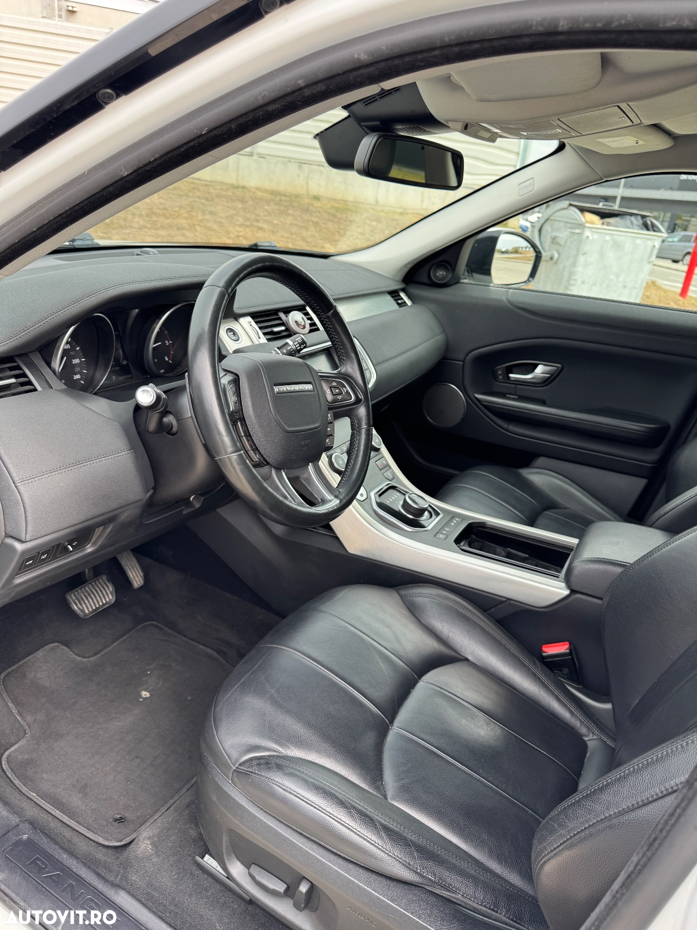 Land Rover Range Rover Evoque - 15