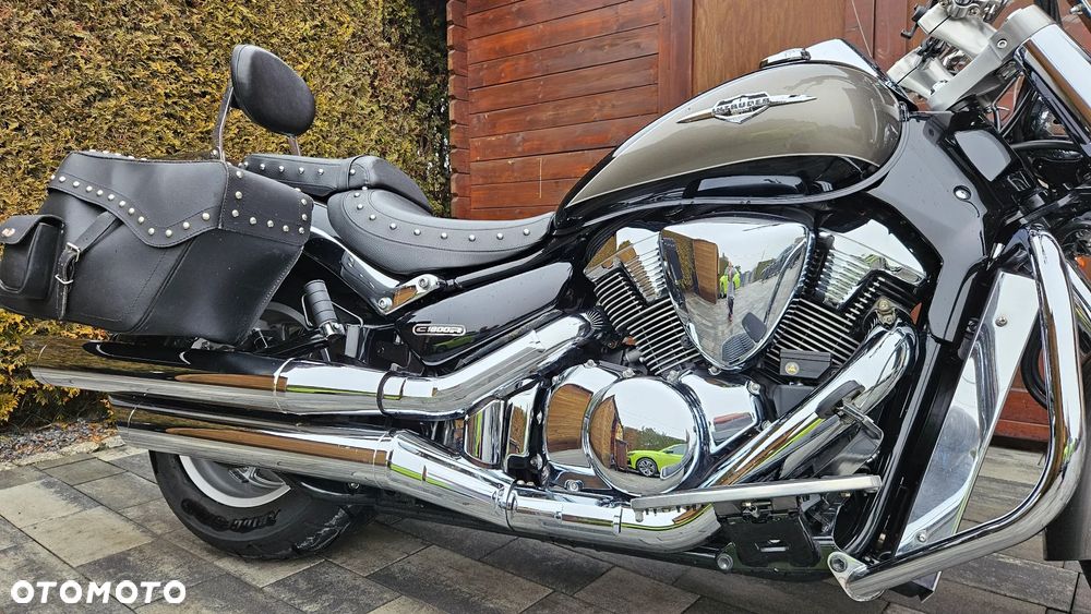Suzuki Intruder - 6