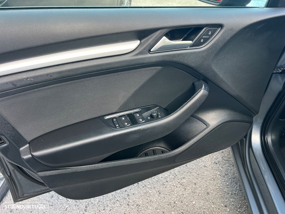 Audi A3 Sportback 1.6 TDI Sport - 4