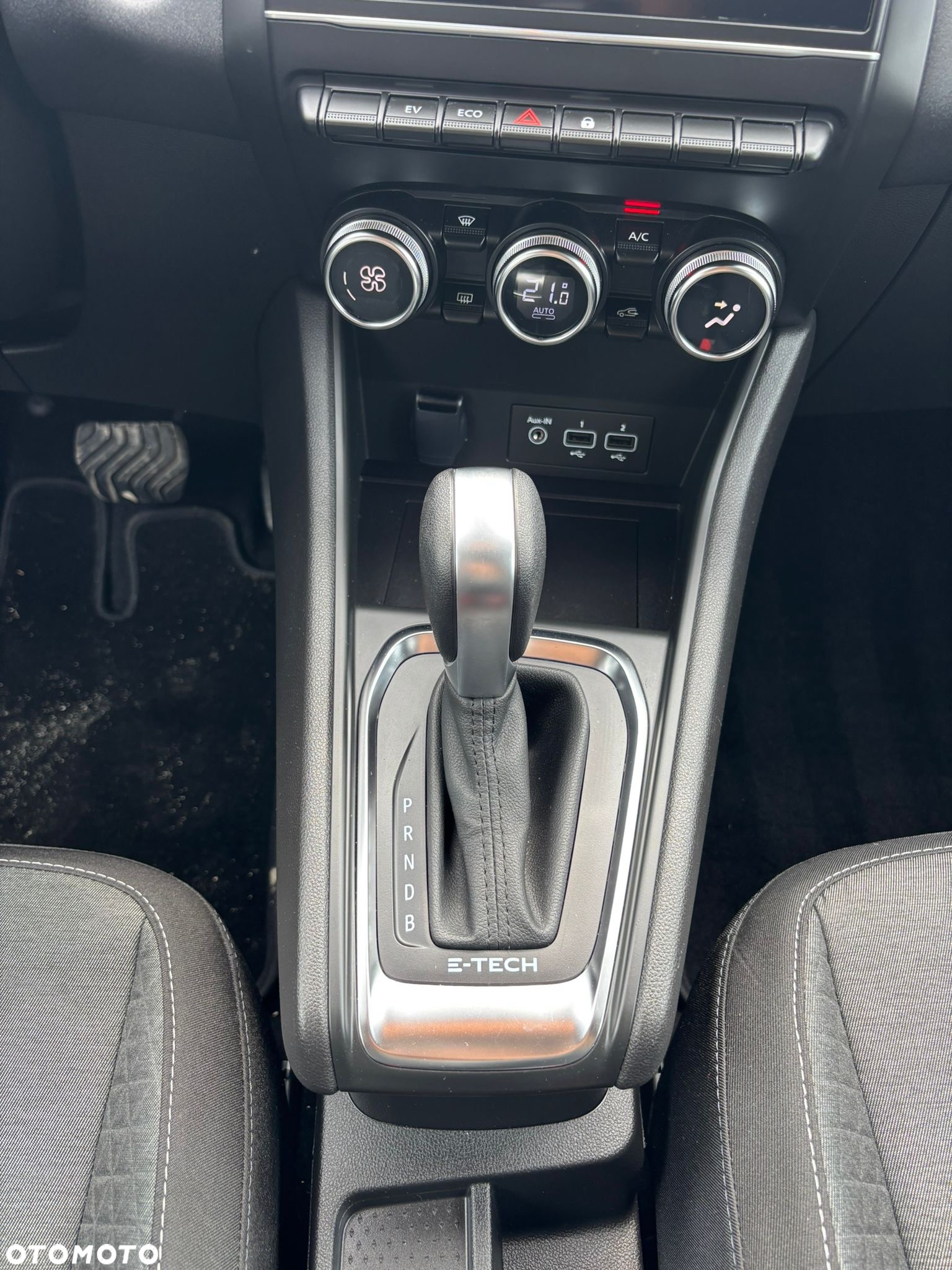 Renault Captur 1.6 E-TECH Full Hybrid 145 Techno - 8
