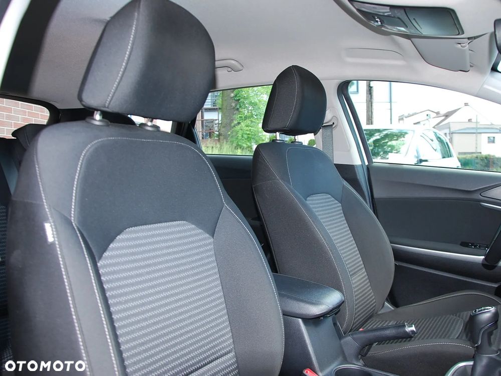 Kia Ceed - 11