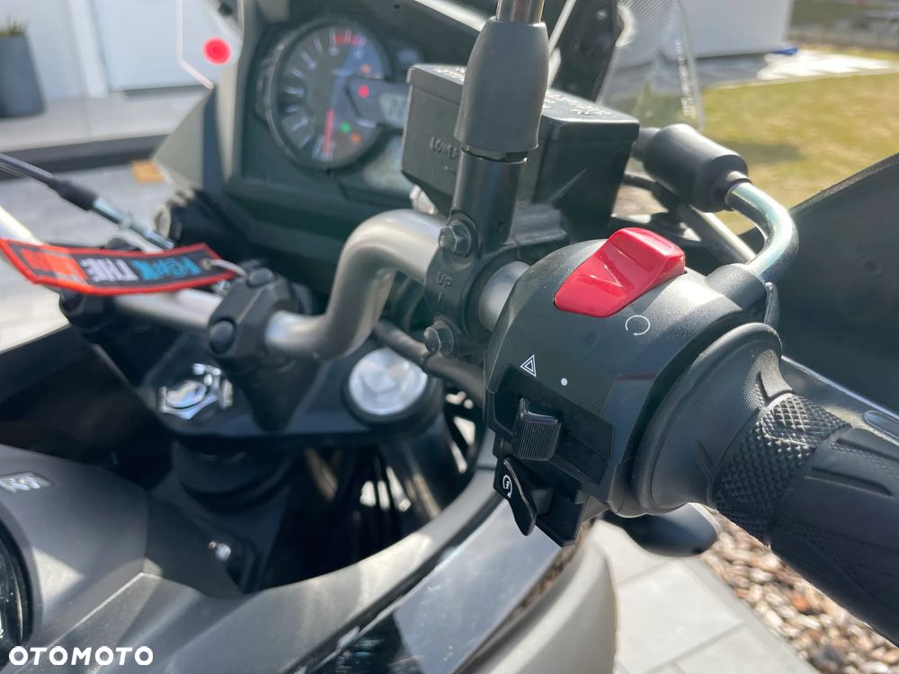 Suzuki V-STROM - 16