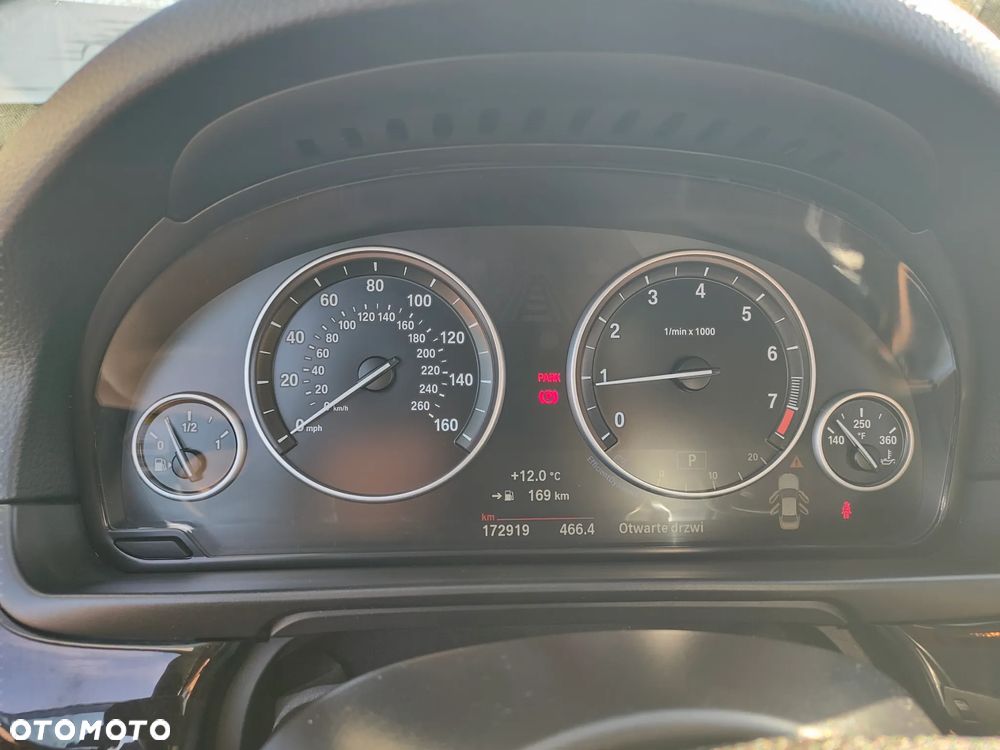 BMW Seria 5 528i Luxury Line - 34