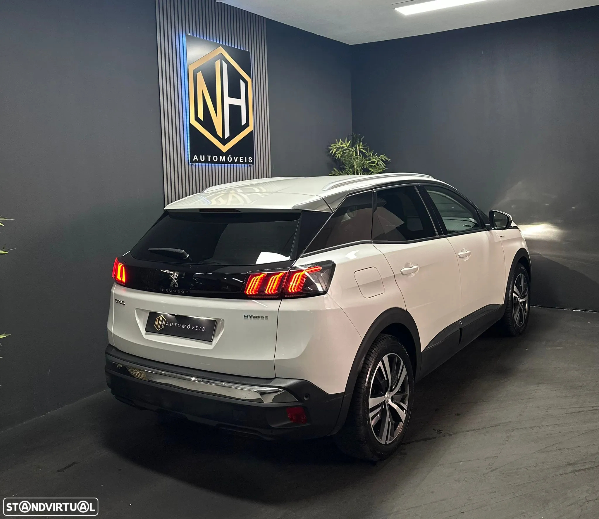 Peugeot 3008 1.6 Hybrid4 Allure Pack e-EAT8 - 4