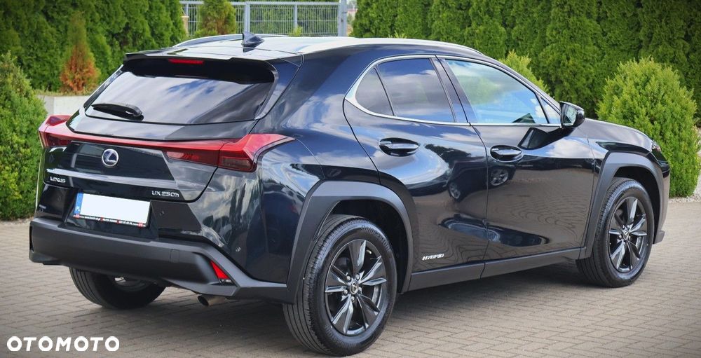 Lexus UX - 5