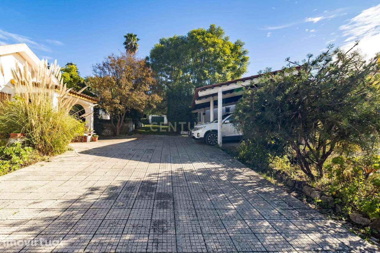 Moradia com construções de apoio, piscina e localização priviligiada - Grande imagem: 4/60