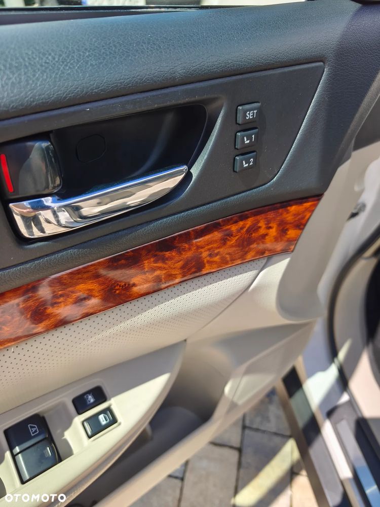 Subaru Outback - 25