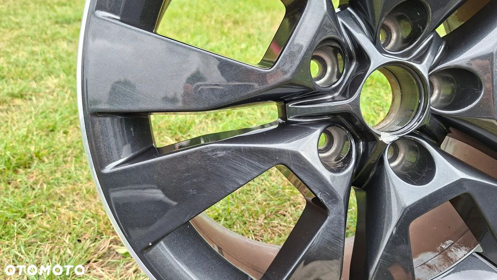 Felga Aluminiowa 17 Skoda Yeti 5x112 ET 45 5L0601025S - 4