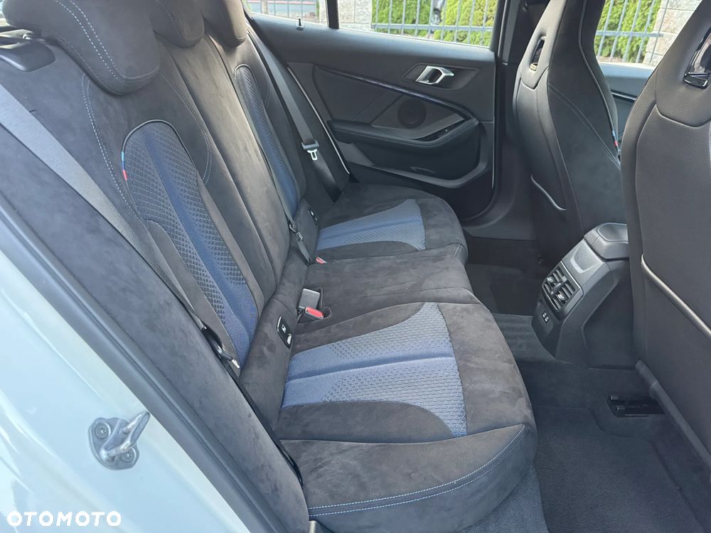 BMW Seria 1 116d Edition M Sport Shadow - 24