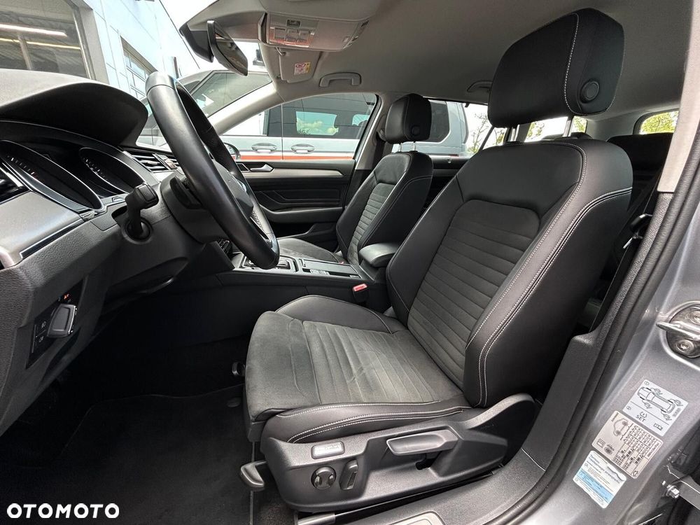 Volkswagen Passat 1.5 TSI EVO Elegance DSG - 9