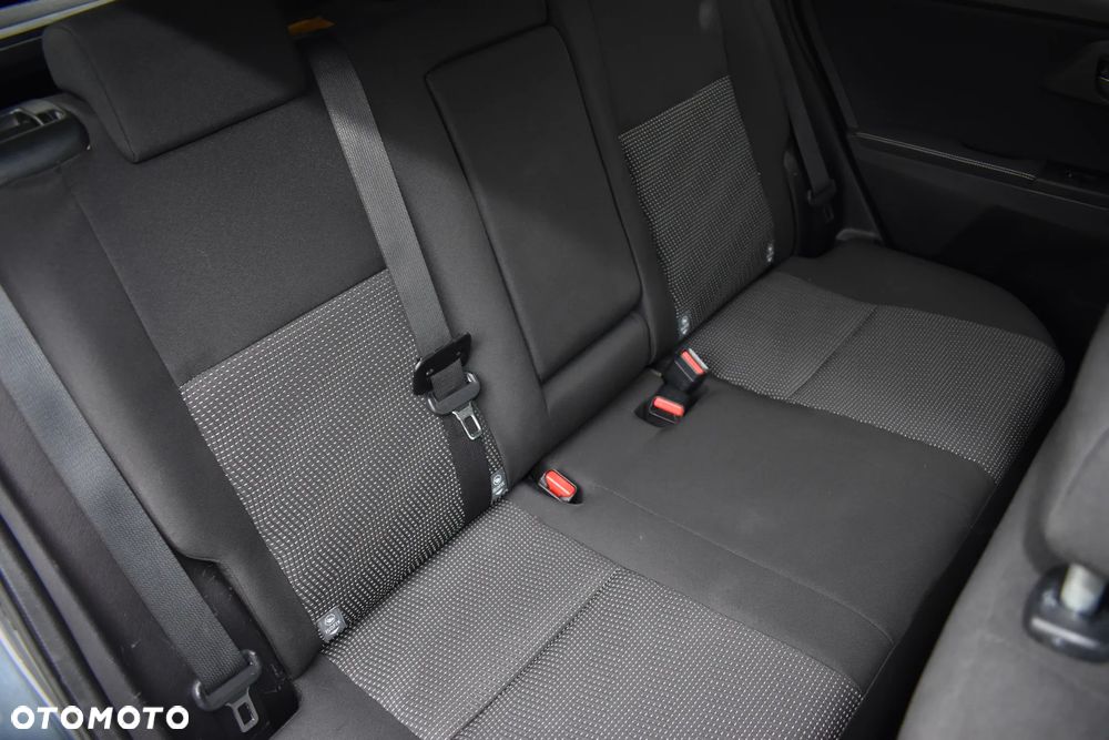 Toyota Auris 2.0 D-4D START Edition - 37