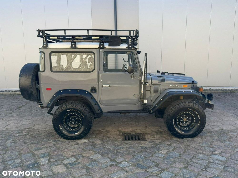 Toyota FJ - 7