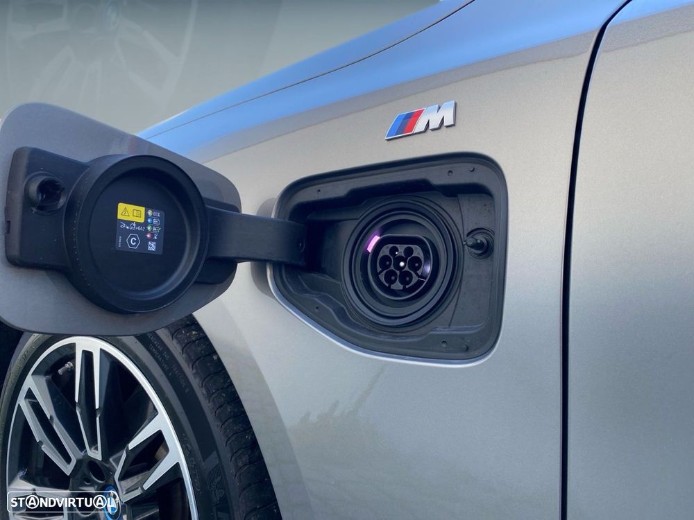 BMW 530 e Pack Desportivo M - 3