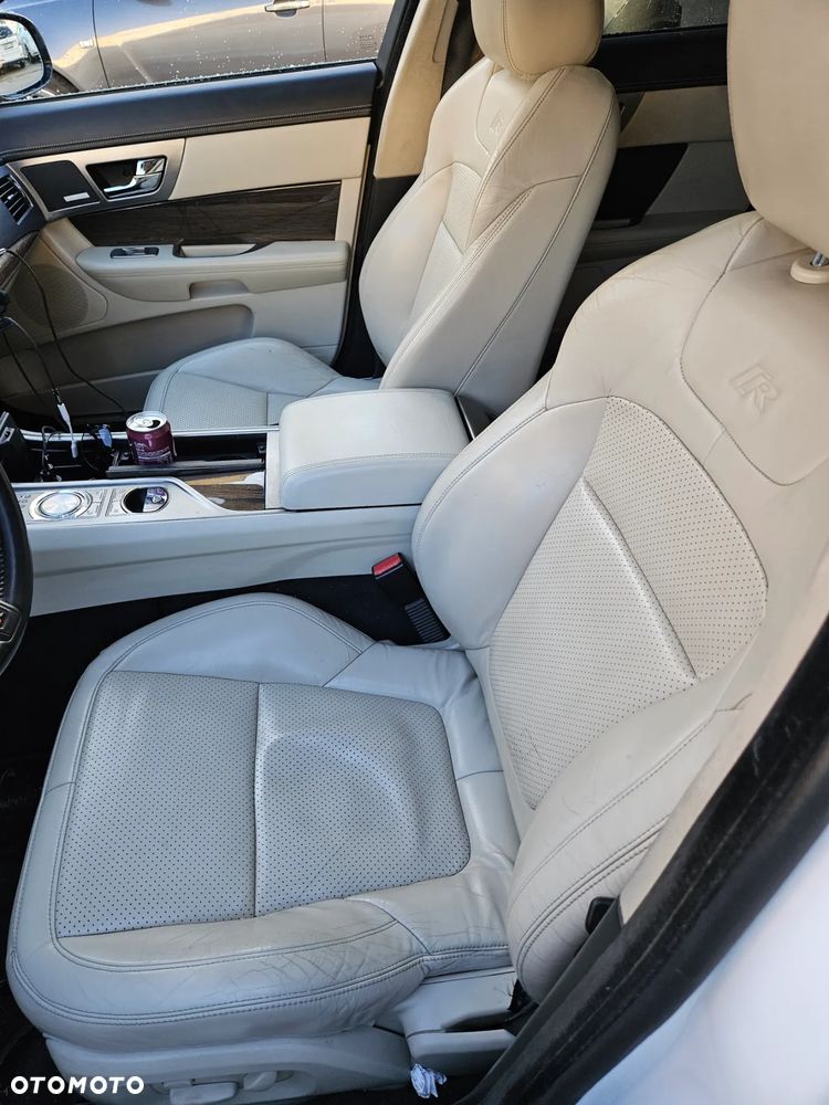 Jaguar XF XFR - 11