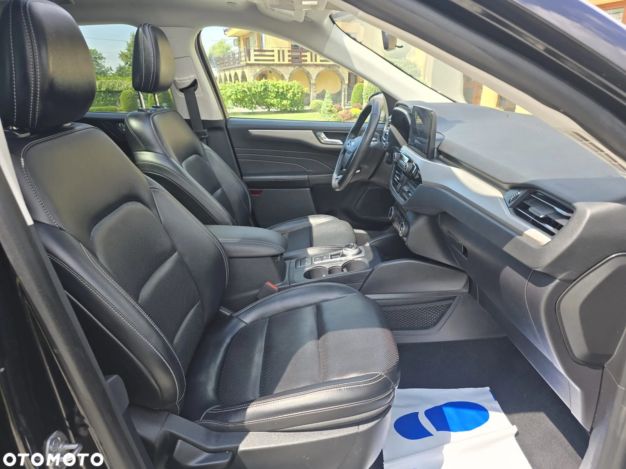 Ford Kuga - 28