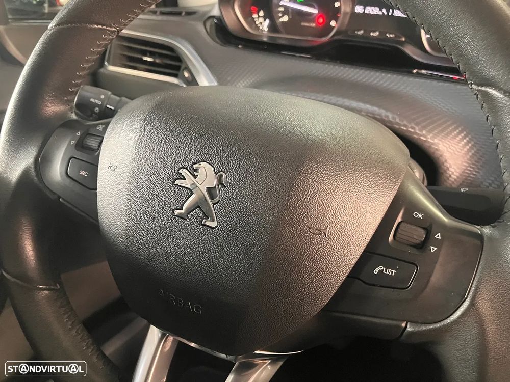 Peugeot 208 1.6 BlueHDi Style - 24